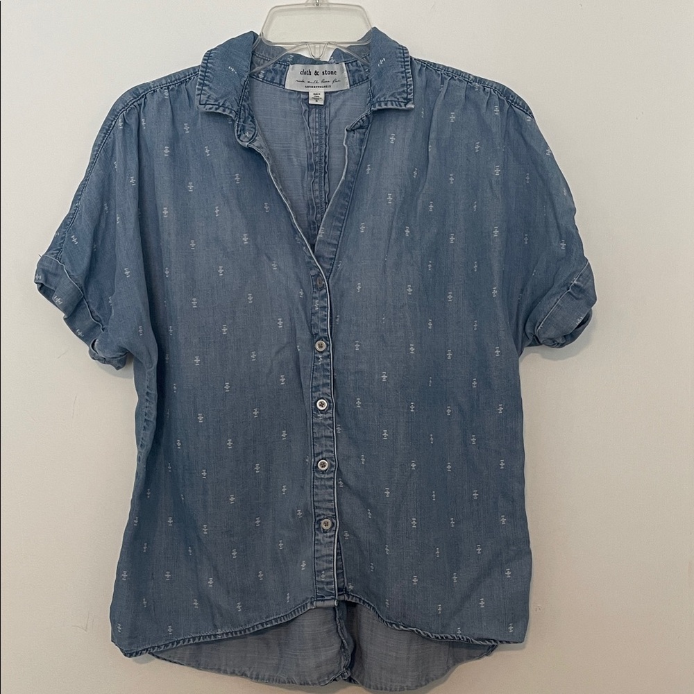 Anthropologie Cloth & Stone Button Down Short Sleeve Denim Top size Small